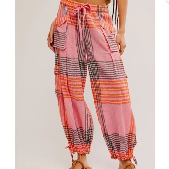 Free People Crafted Cargo Pants in Pink Combo sz xs, sm NWT - Picture 2 of 9
